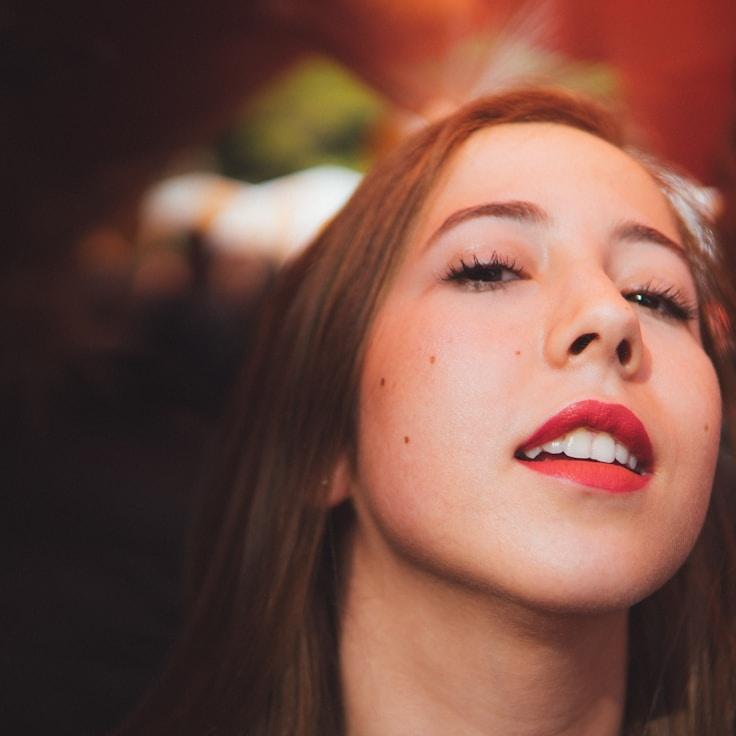 Portrait of Ananya meditation instructor